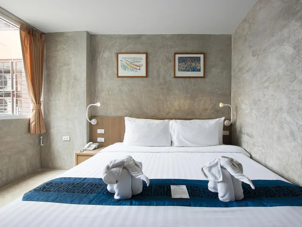 Superior Double room (full double bed)