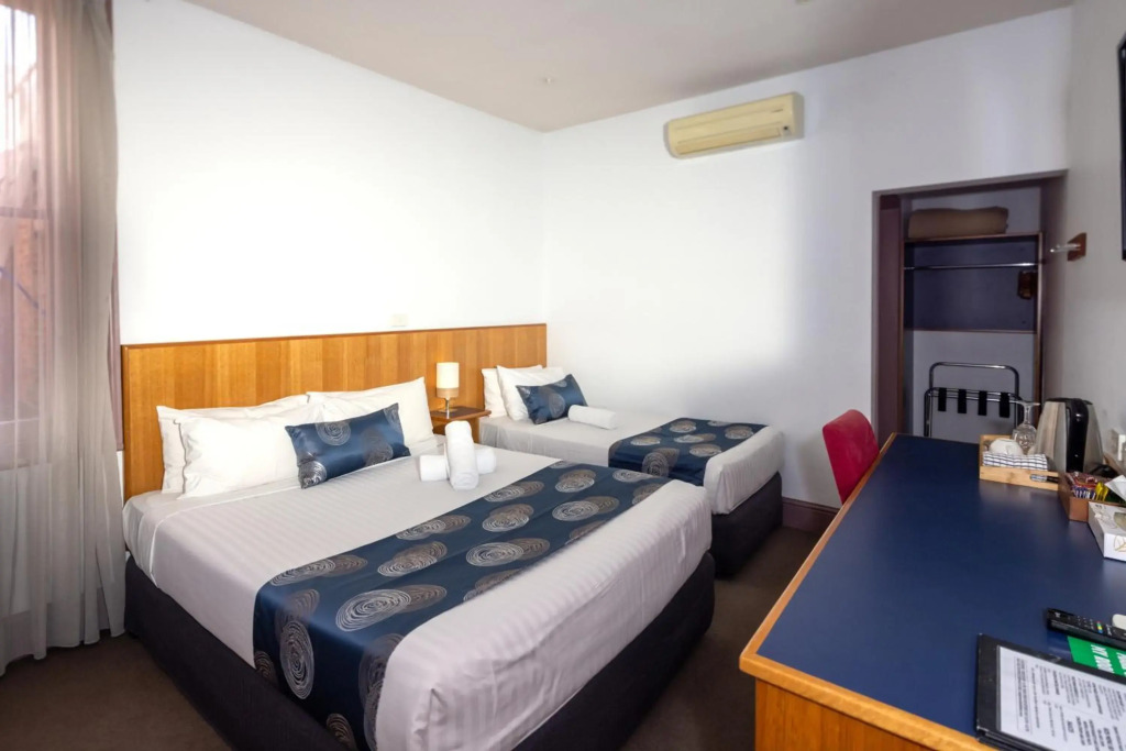 Central Hotel - Bar, Bistro, Gaming & Accommodation by null