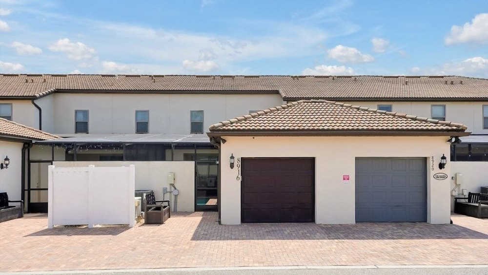 Magical Getaway Near Disney Private Pool + Resort Access, Bbq Grill! 4 Bedroom Townhouse