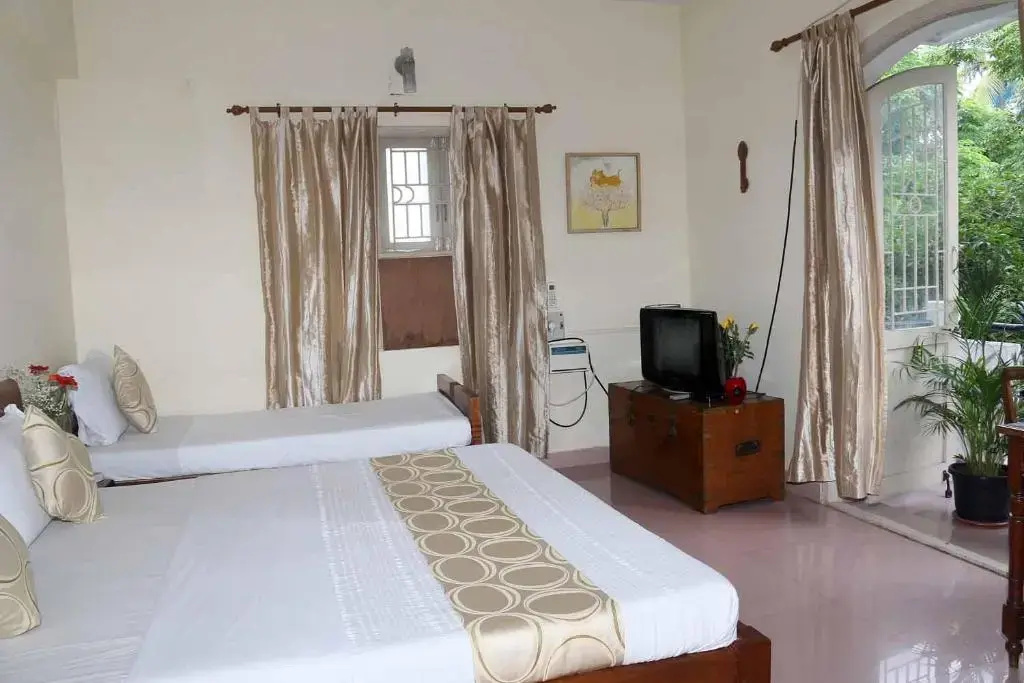 Deluxe Triple room with balcony