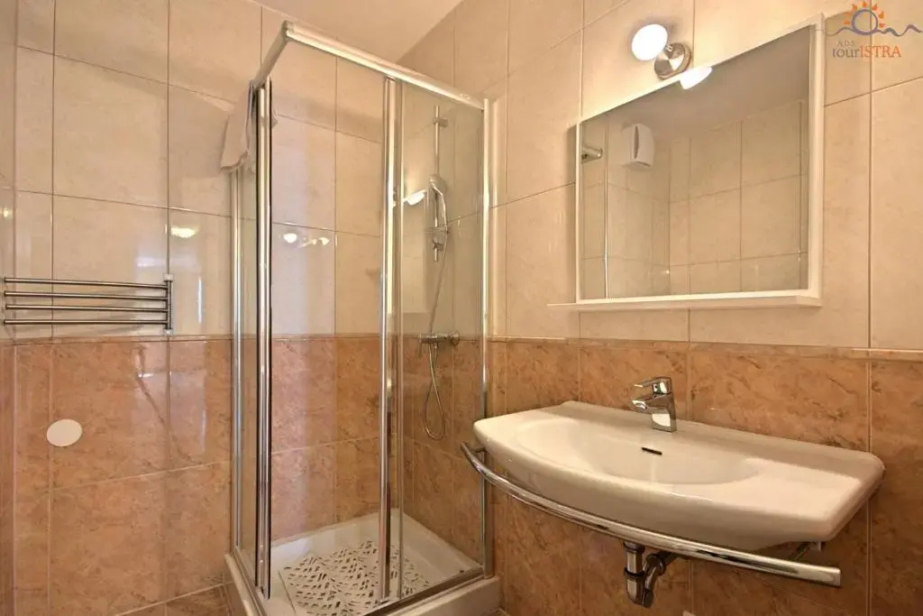 Rotonda Inn Novigrad - Chambres