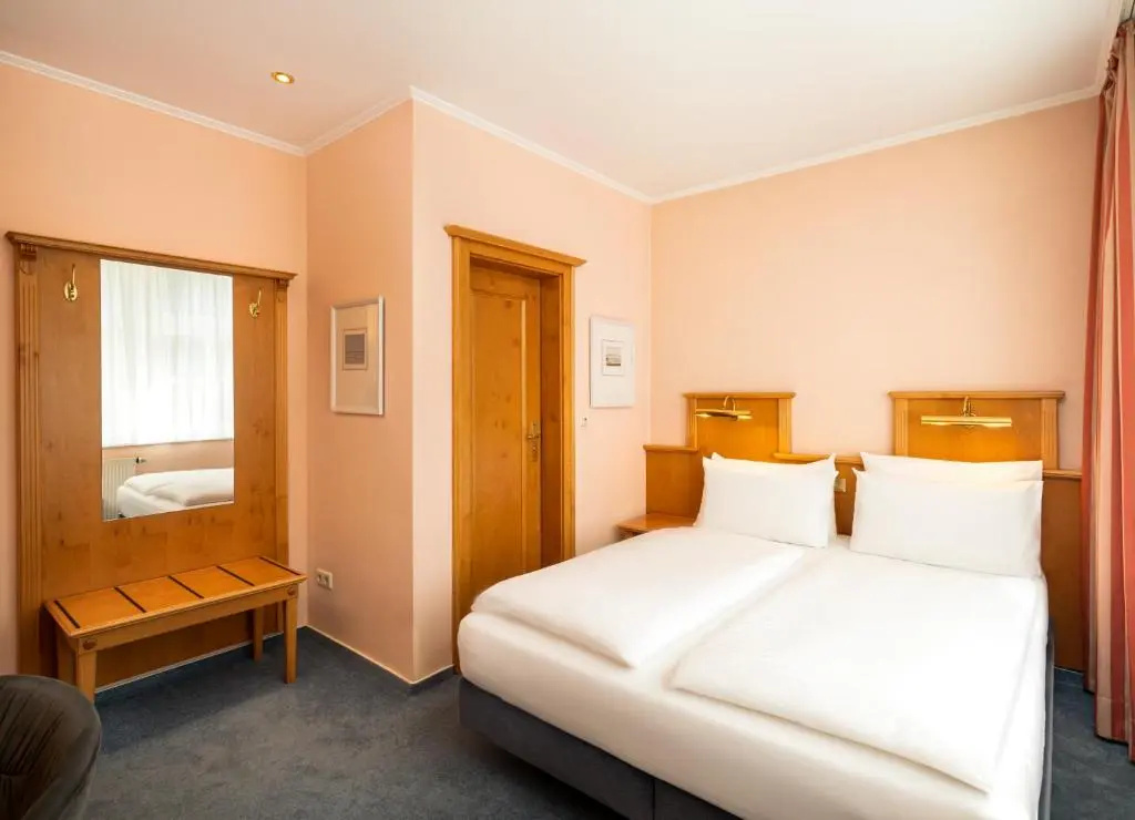 Standard Double room (full double bed)