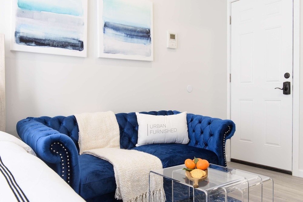 240-15 Luxury Studio Prime Location W D