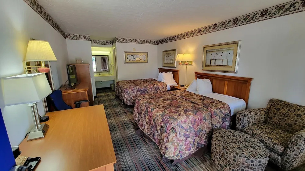 Classic Quadruple room