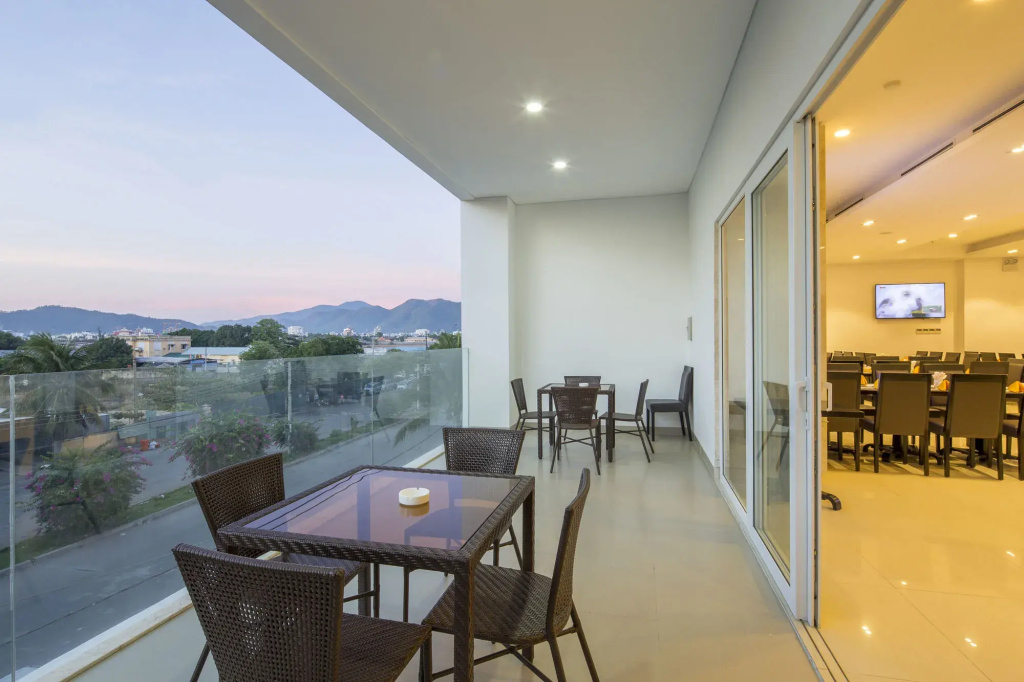 Balcony & Terrace