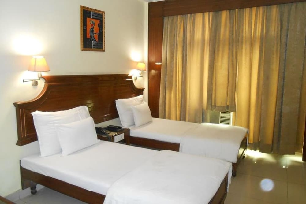 Hotel Deep Avadh — 5