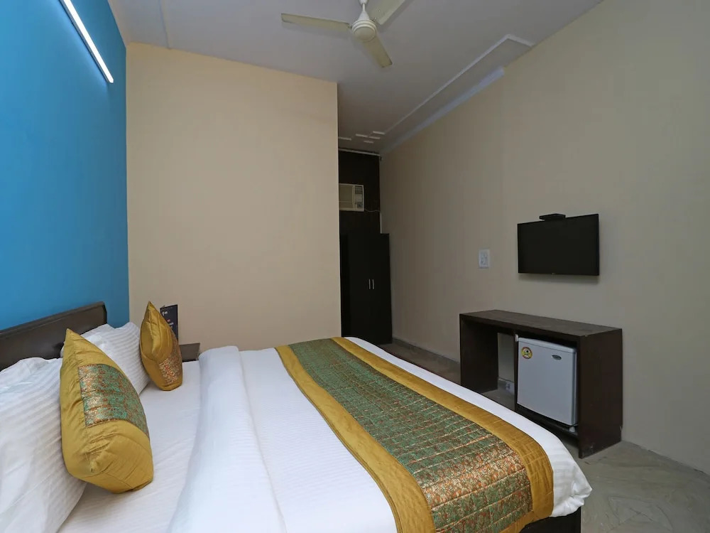 Двухместный номер Standard двуспальная кровать в OYO 10583 Hotel Amigo