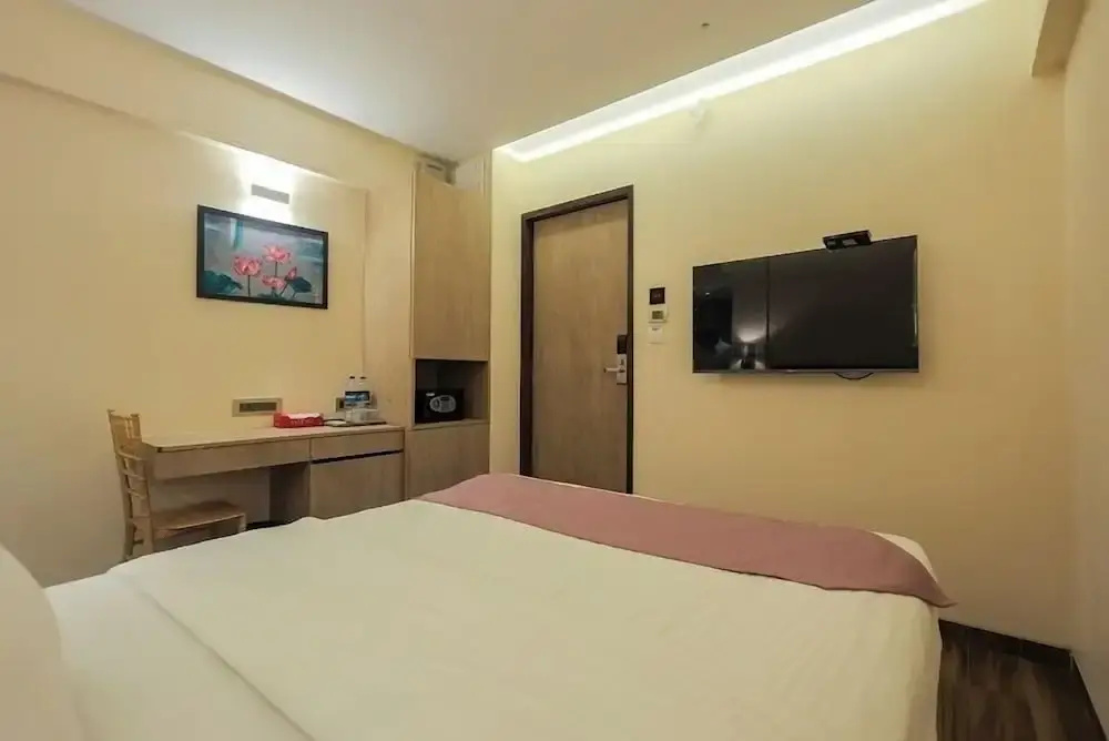 Premier room