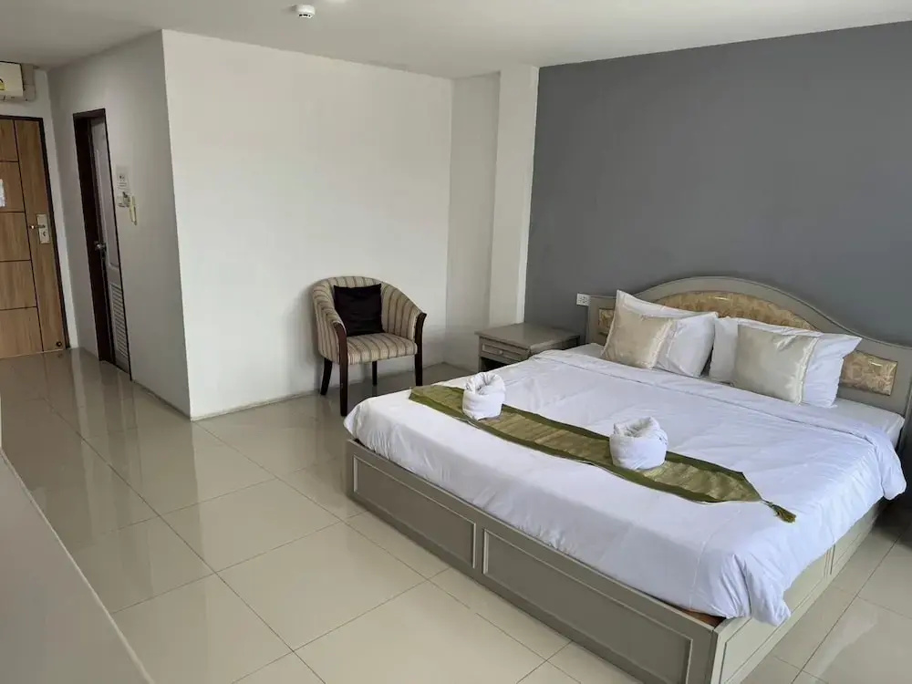 Superior Double room with balcony (full double bed)
