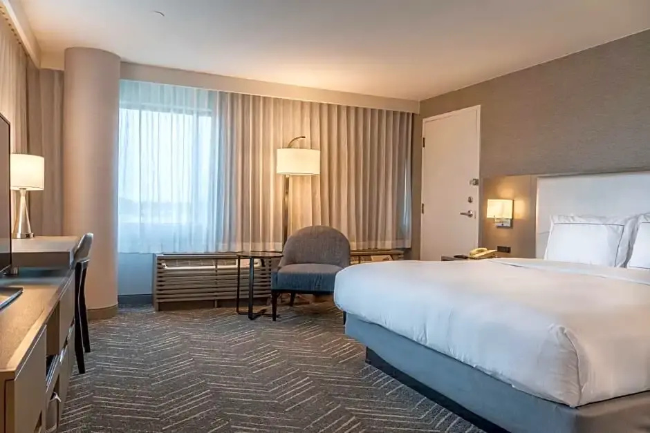 Lakeside Orange County Airport Hotel - Chambres