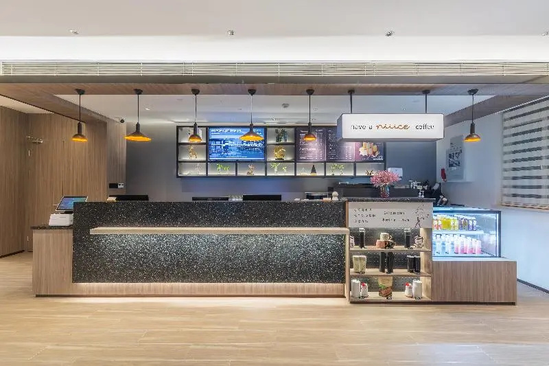 Lobby & Reception