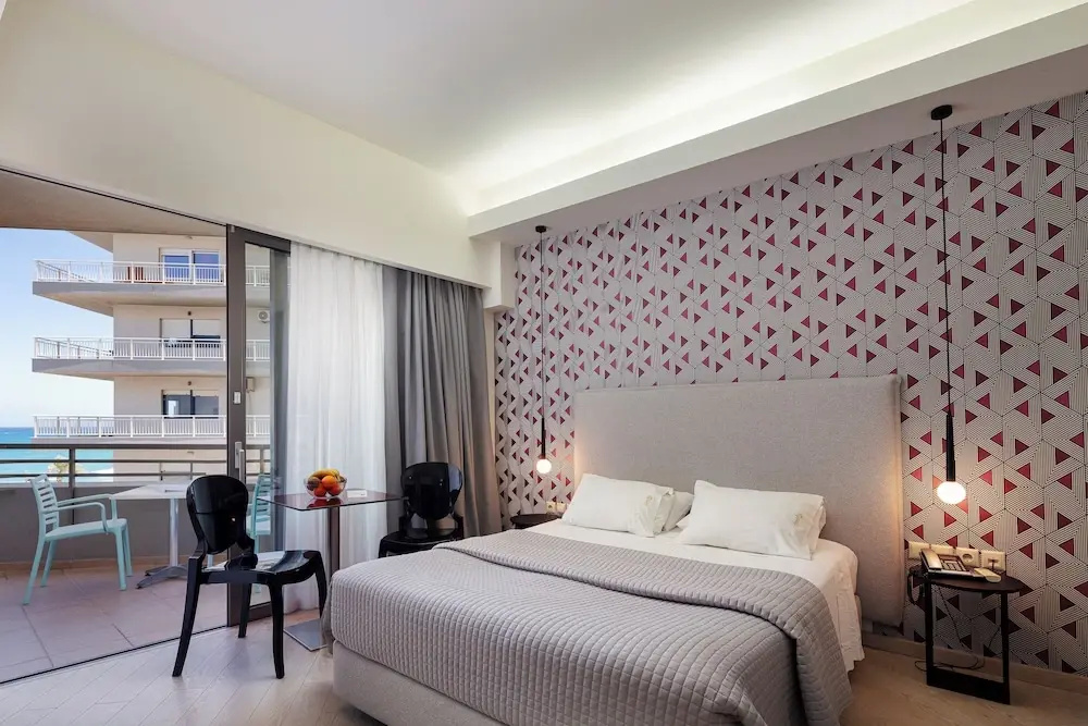 Executive Studio with balcony and with partial sea view