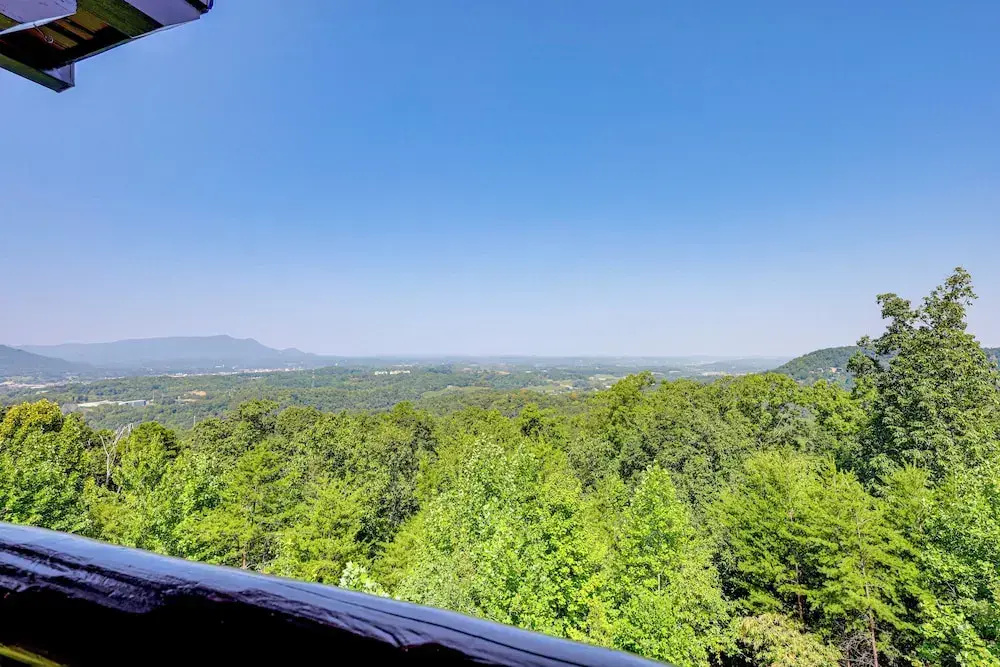 Sensational Sunset! Sevierville Home w/ Hot Tub