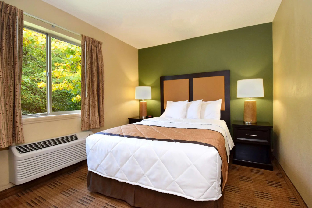 Suburban Studios Macon North - Chambres