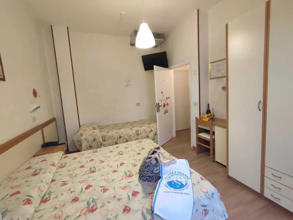 2 Bedrooms Standard Family room
