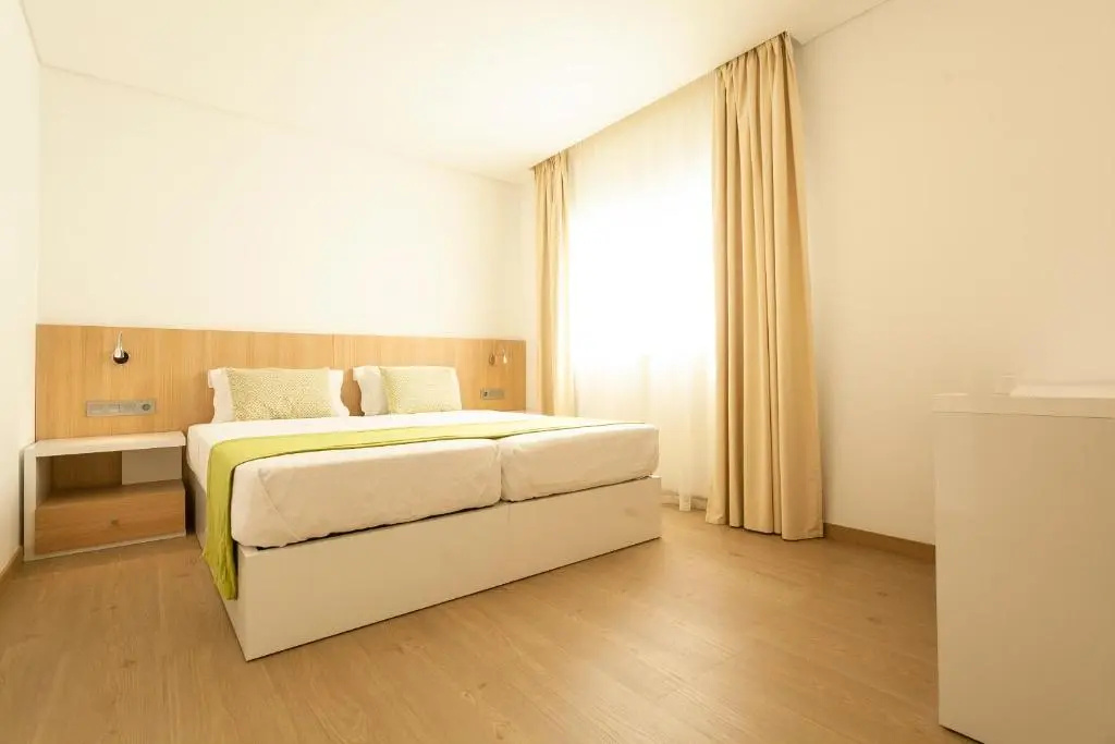 Superior Double room with balcony (full double bed)