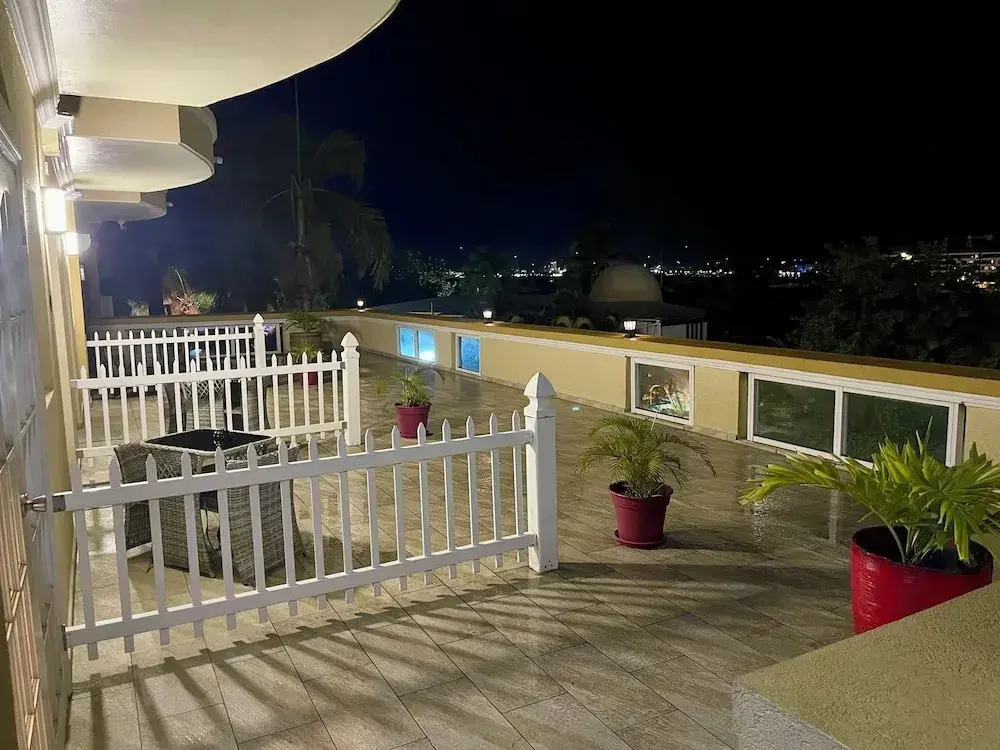 1 Bedroom Deluxe Suite with ocean view