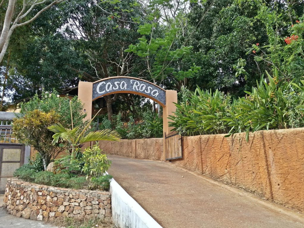 Casa Rosa Inn And Restaurant
