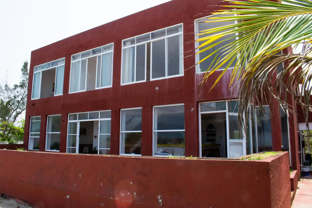 Casa Roja, Tecolutla (frente al mar)