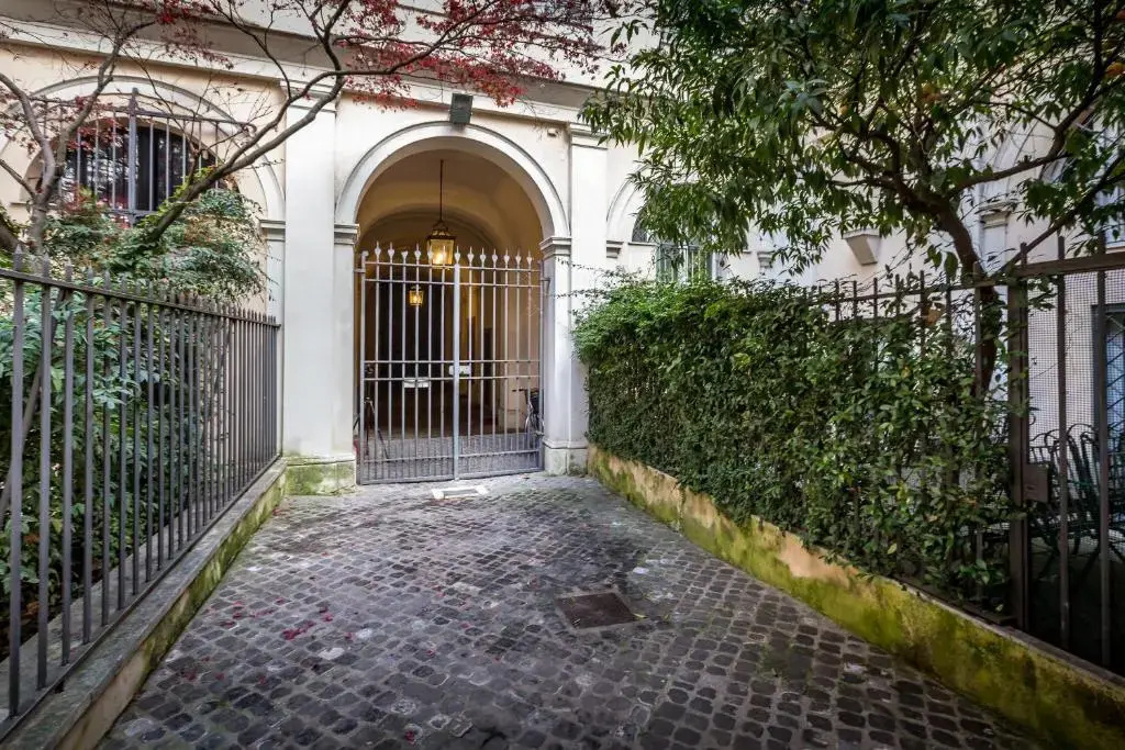 Old Town Apartment