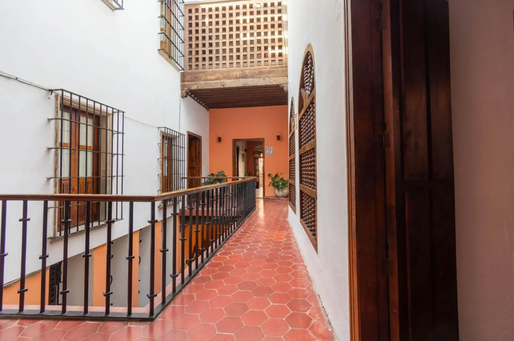 Balcony & Terrace