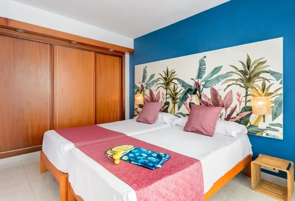 2 Bedrooms Apartment