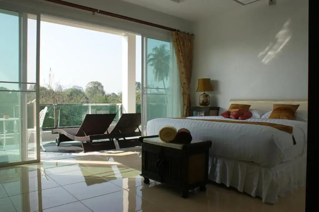 Standard Double room with pool view (full double bed)
