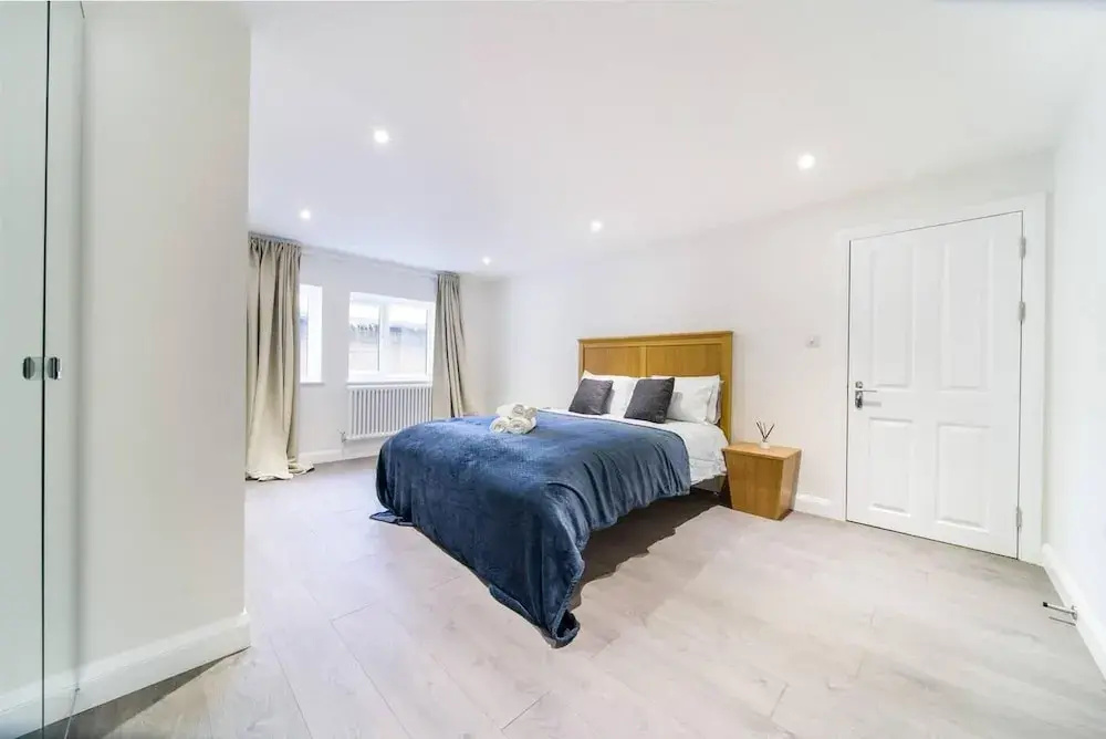 Livestay - 2 Bed Hollywood Movie Themed Apt