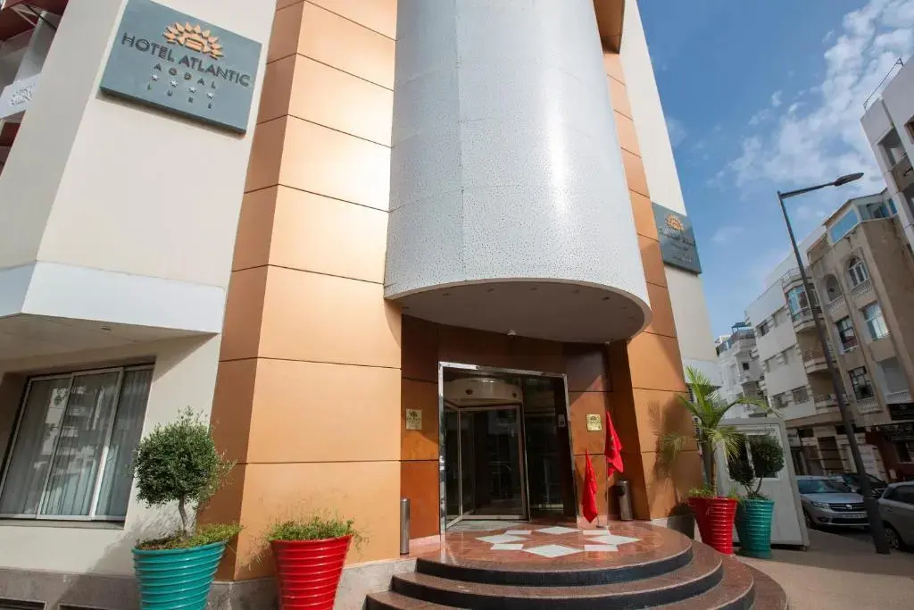 Deluxe Double room (full double bed)