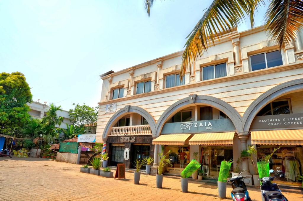 Luxurious Nirvana Apartment 2BHK