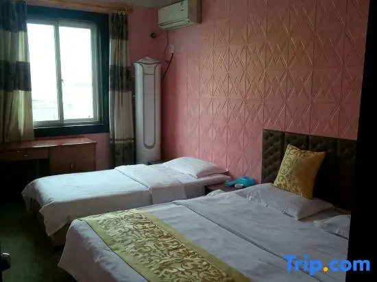 Deluxe Double room (full double bed)