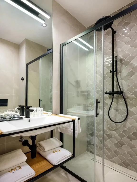 Superior Double room (full double bed)