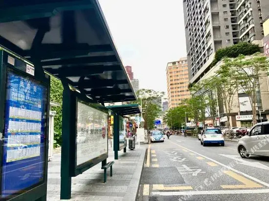 Shenzhen Feilong Collection Hotel (Huangbeiling Subway Station)
