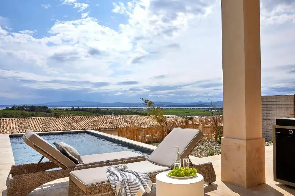 2 Bedrooms Villa