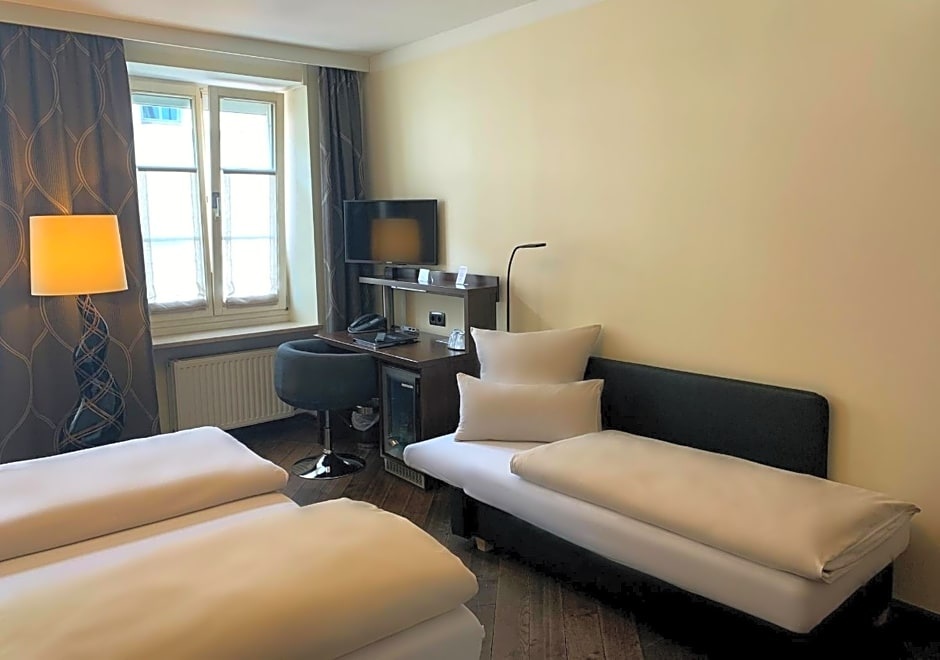 Standard Twin room (twin beds)
