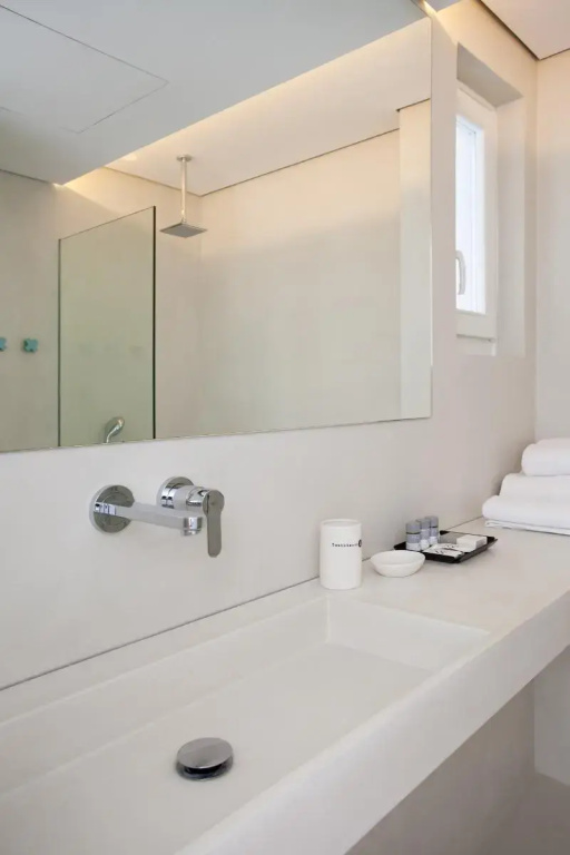 Standard Double room with balcony (full double bed)