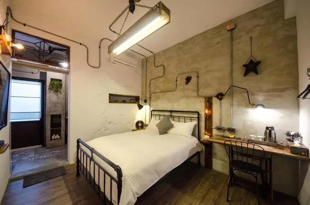Standard Double room with balcony (full double bed)