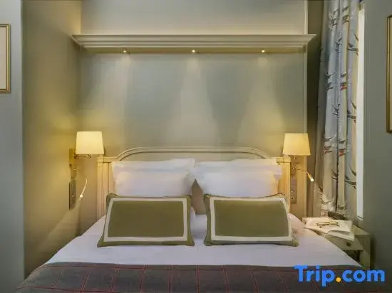Relais Du Louvre 79