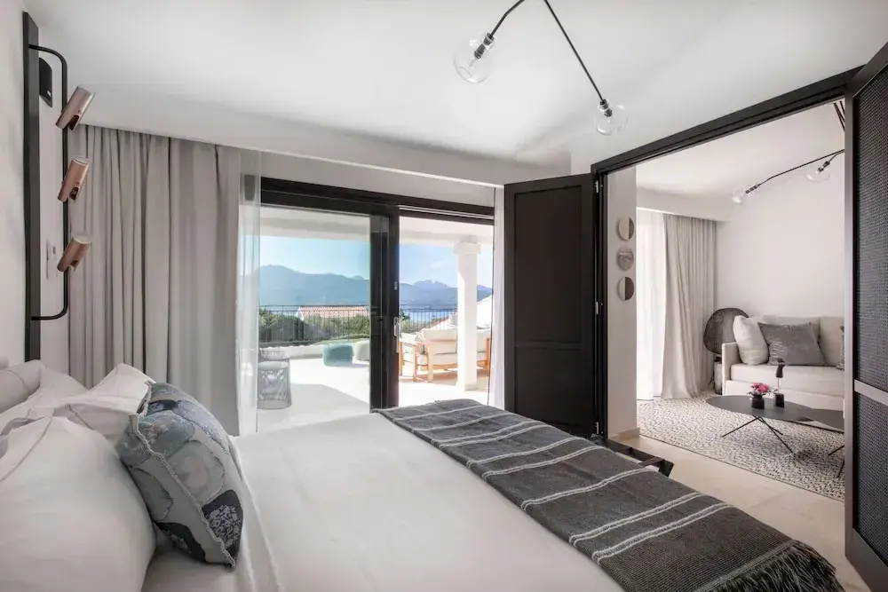 1 Bedroom Deluxe Suite with balcony