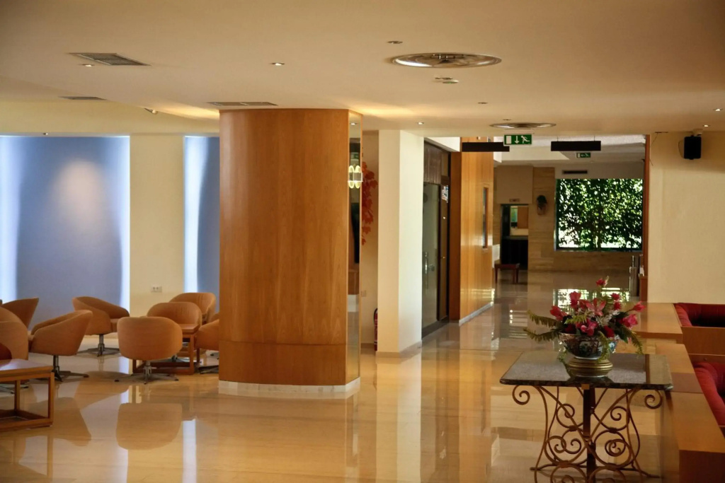 Blue Horizon Hotel - фото 2