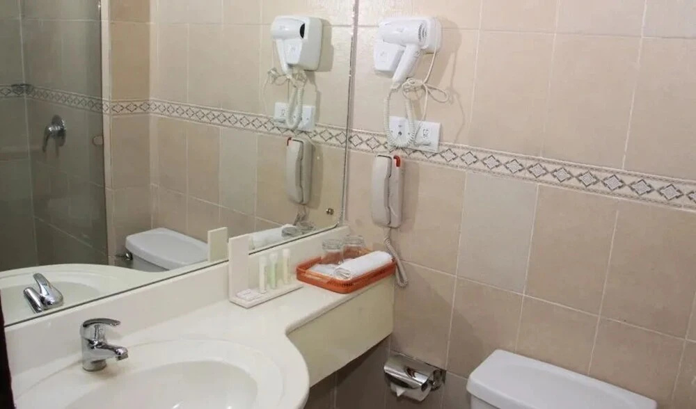 Owu Crown Hotel - Chambres