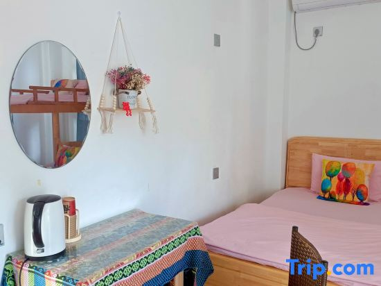 Standard Triple room with balcony
