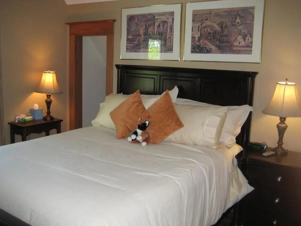 Standard Double room (full double bed)