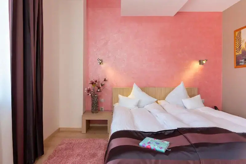 West City Hotel - Chambres