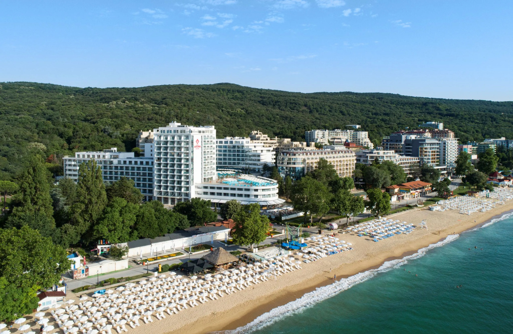 Beach & Waterfront