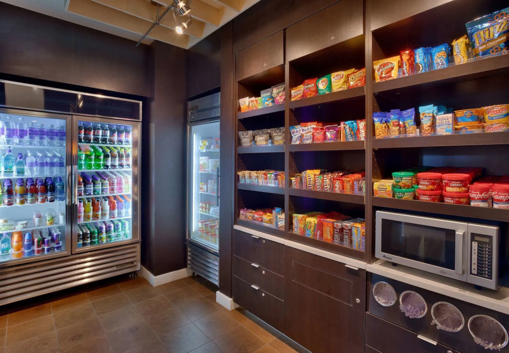Food & Beverage