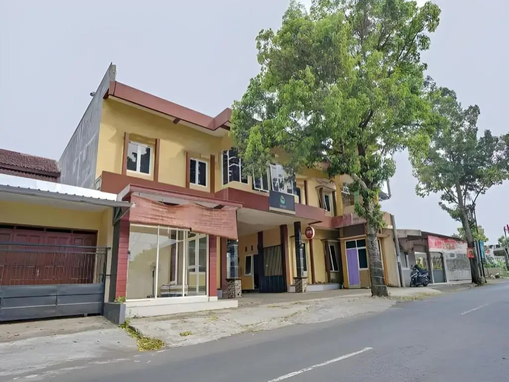 OYO 3298 Bromo Guest House Family