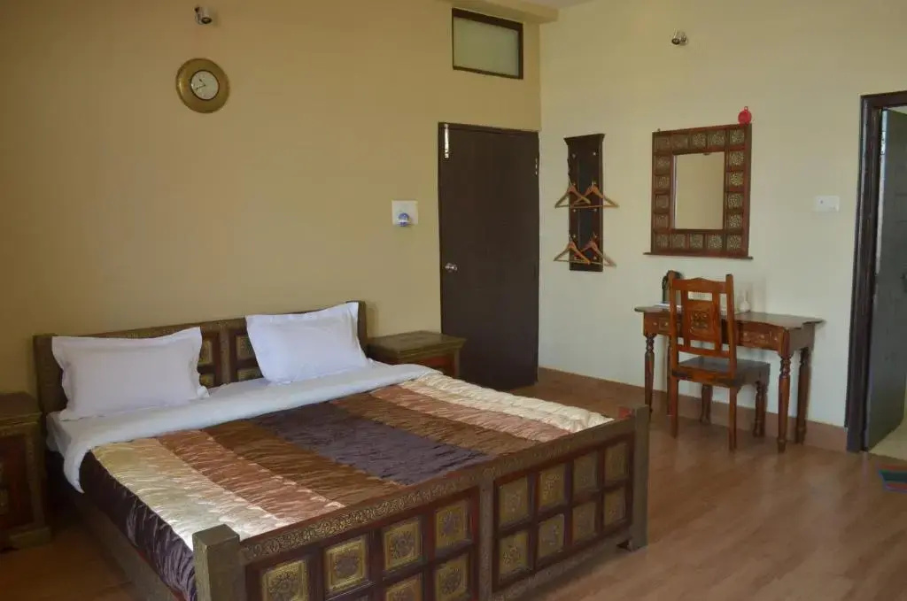 Deluxe Double room (full double bed)