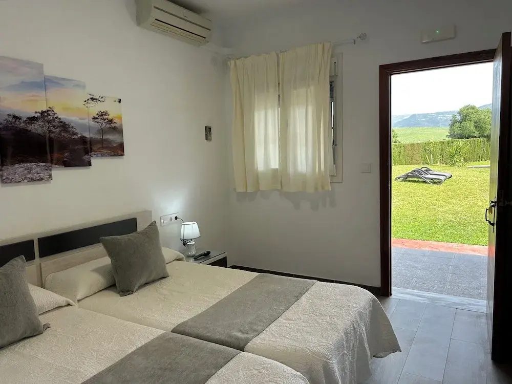 Superior Double room with garden view (full double bed)