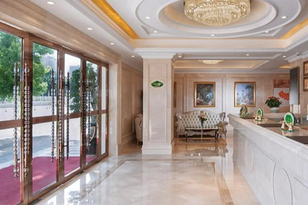 Lobby & Reception